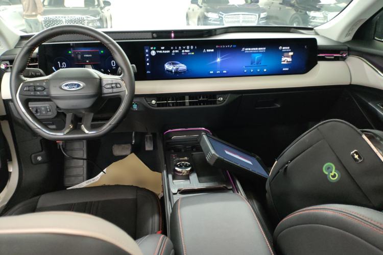 Used Ford Mondeo 2022 EcoBoost 245 Ultimate Model Center Console