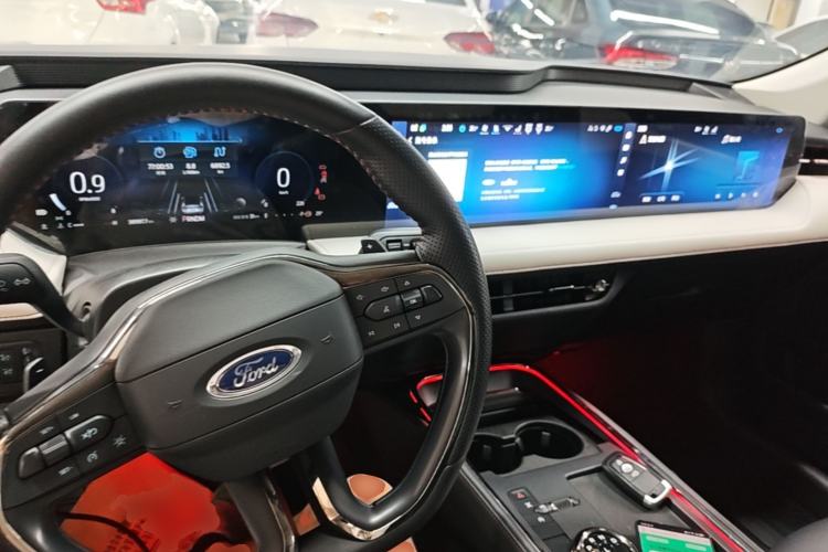 Used Ford Mondeo 2022 EcoBoost 245 Luxury Model Center Console