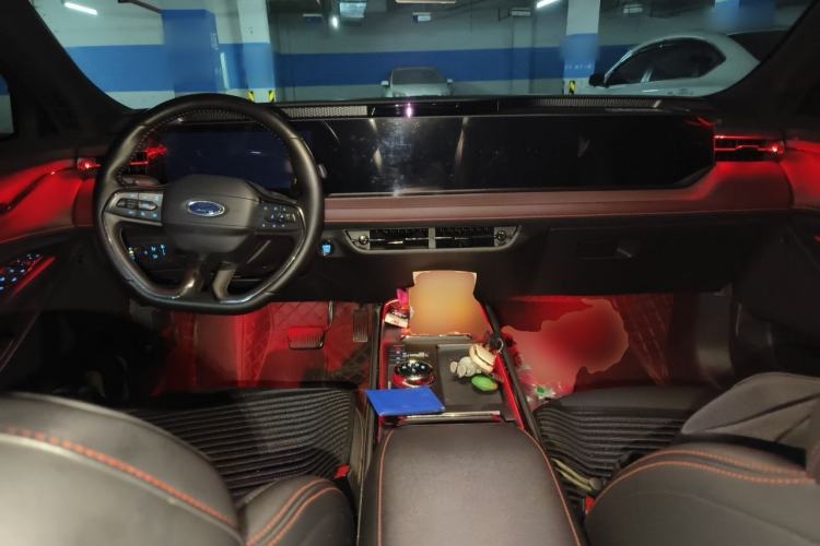 Used Ford Mondeo 2022 EcoBoost 245 Ultimate Model Center Console