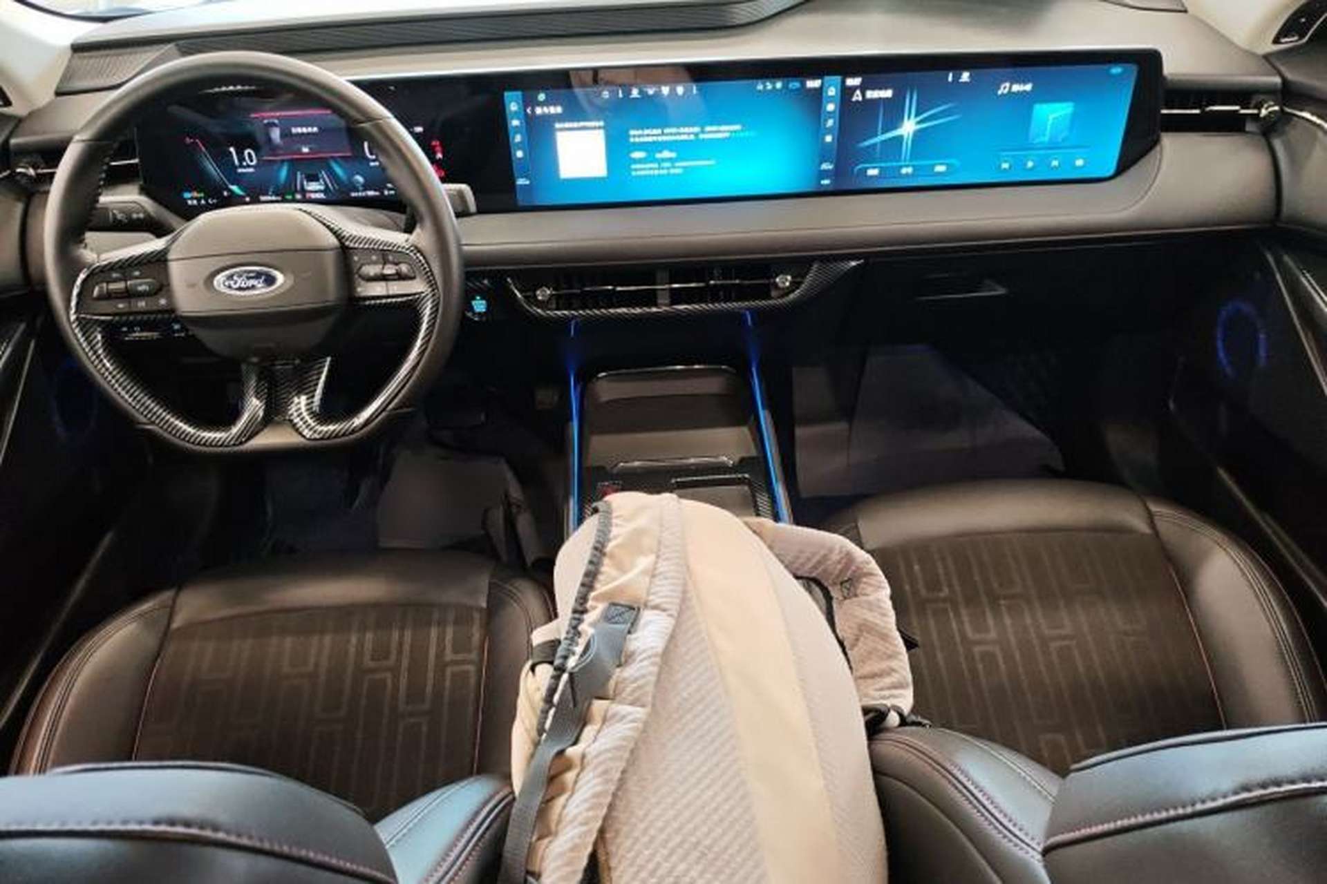 Used Ford Mondeo 2022 EcoBoost 245 Luxury Model Center Console