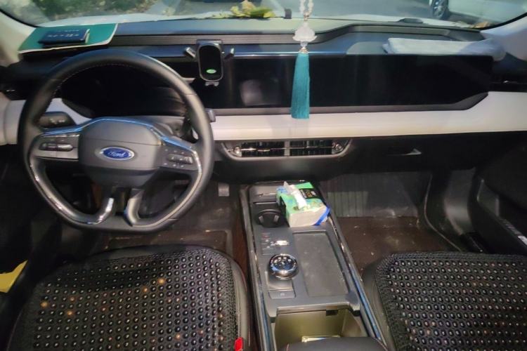 Used Ford Mondeo 2022 EcoBoost 245 Luxury Model Center Console