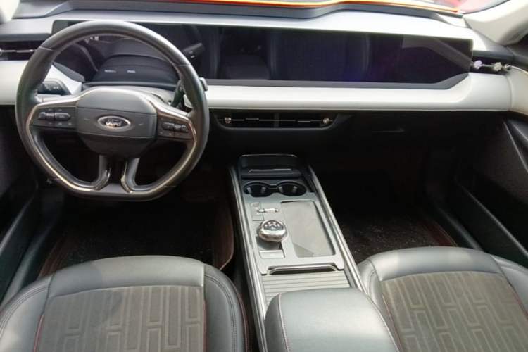 Used Ford Mondeo 2022 EcoBoost 245 Luxury Model Center Console