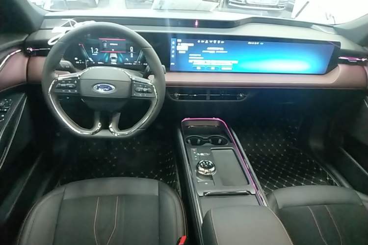 Used Ford Mondeo 2022 Facelifted EcoBoost 245 Ultimate Edition Center Console