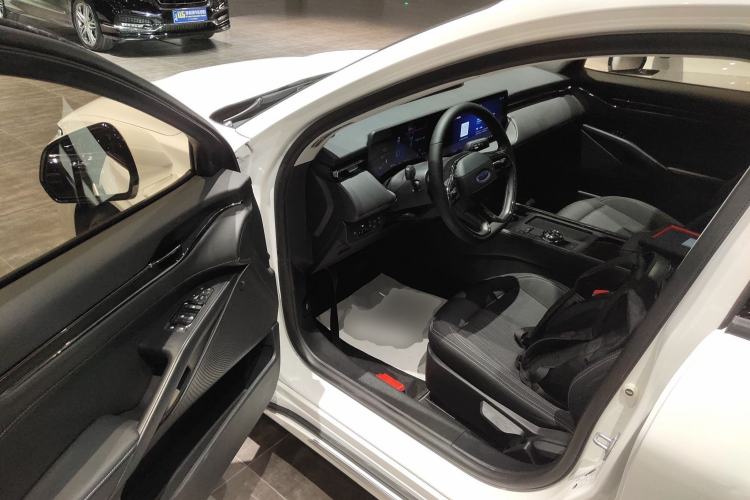 Used Ford Mondeo 2022 Facelifted EcoBoost 245 Fashion Edition Driver Seat