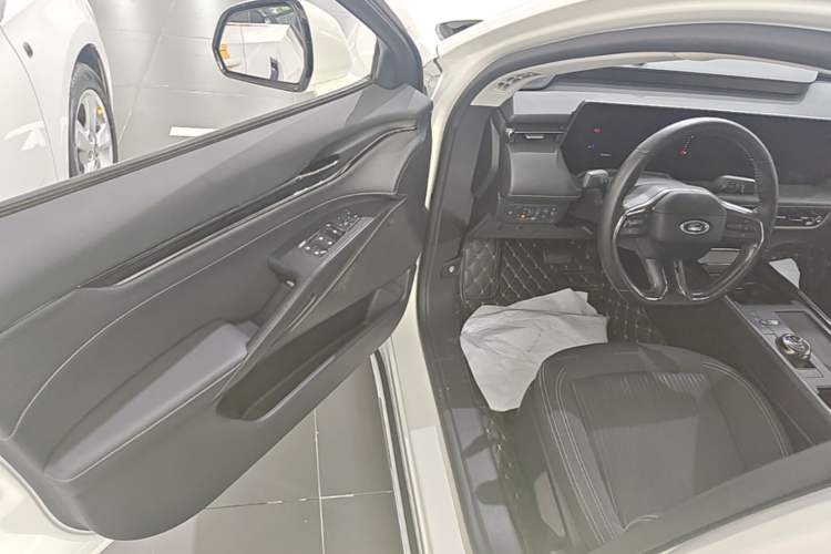 Used Ford Mondeo 2022 Facelifted EcoBoost 245 Fashion Edition Driver Seat