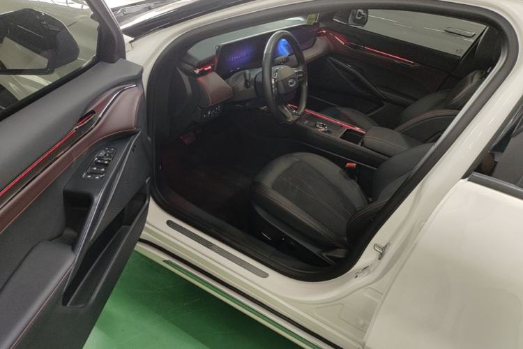 Used Ford Mondeo 2022 Facelifted EcoBoost 245 Ultimate Edition Driver Seat