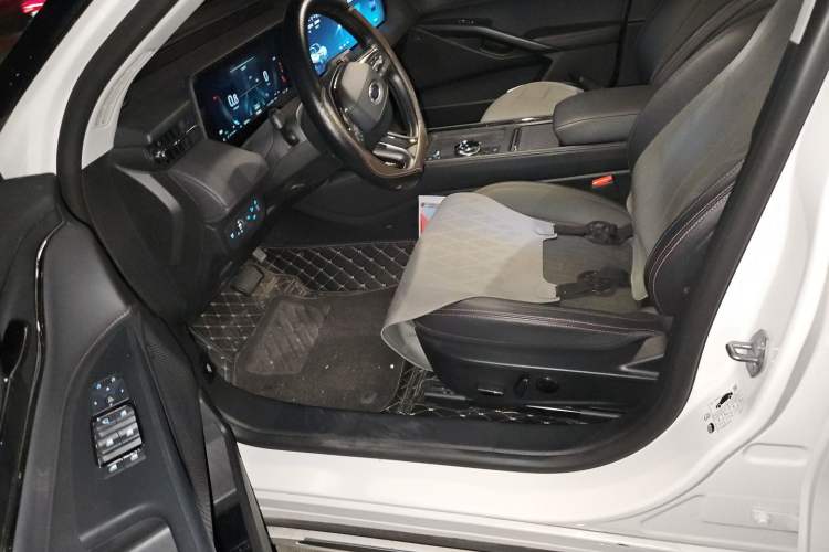Used Ford Mondeo 2022 Restyled EcoBoost 245 Luxury Version Driver Seat