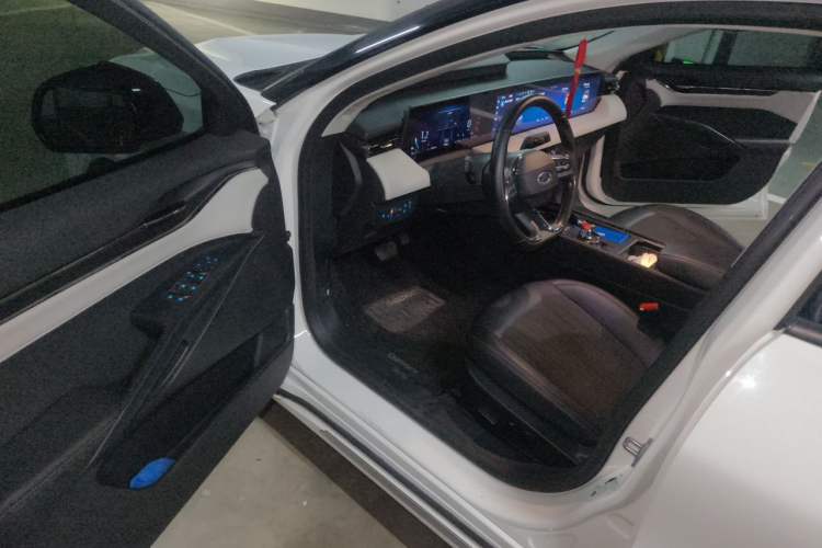 Used Ford Mondeo 2022 Restyled EcoBoost 245 Luxury Version Driver Seat