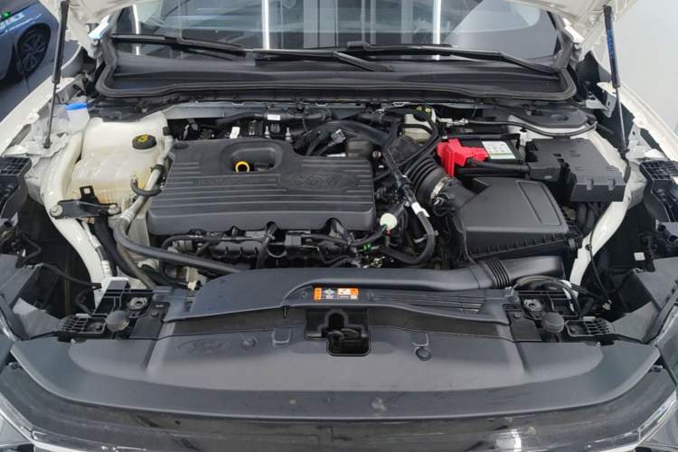 Used Ford Mondeo 2022 Restyled EcoBoost 245 Luxury Version Engine Bay