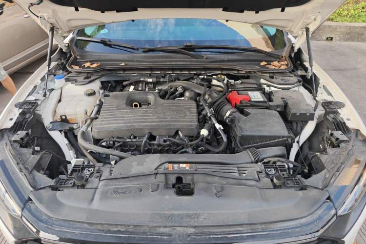 Used Ford Mondeo 2022 EcoBoost 245 Luxury Model Engine Bay