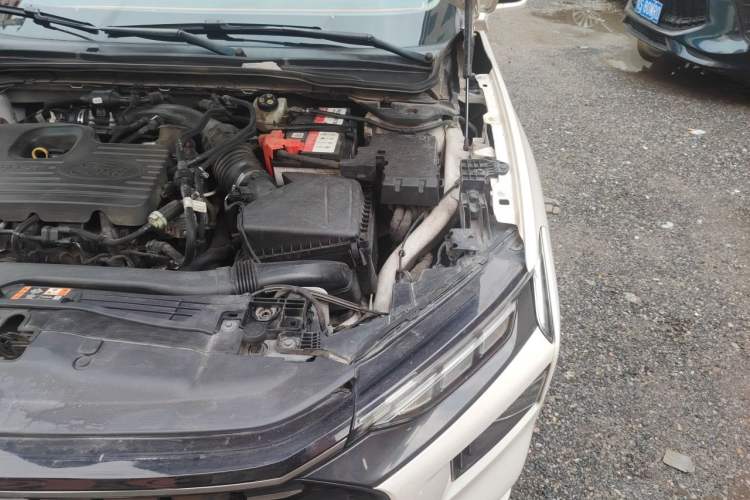 Used Ford Mondeo 2022 EcoBoost 245 Luxury Model Engine Bay Left