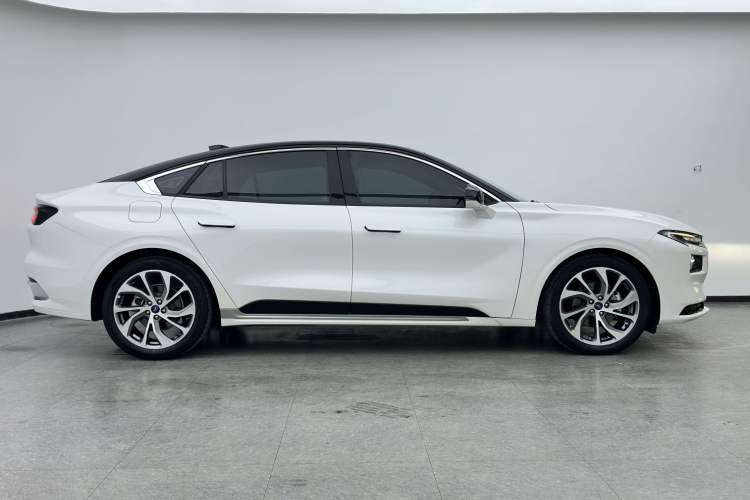 Used Ford Mondeo 2022 Facelifted EcoBoost 245 Ultimate Edition Exterior 5