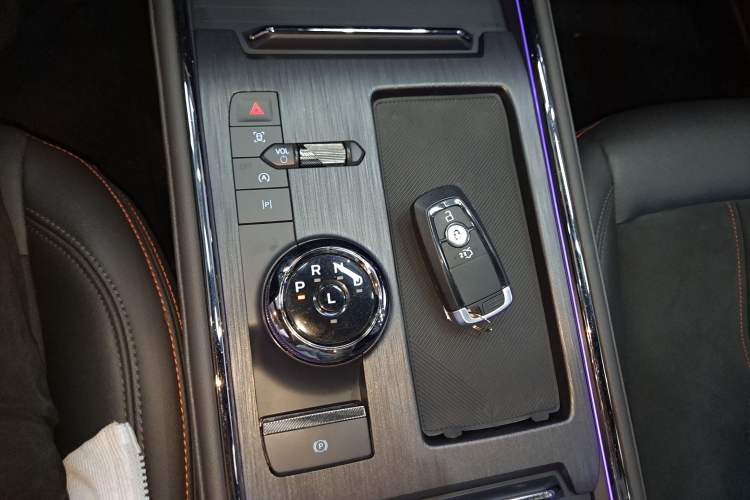 Used Ford Mondeo 2022 EcoBoost 245 Ultimate Model Gear Lever