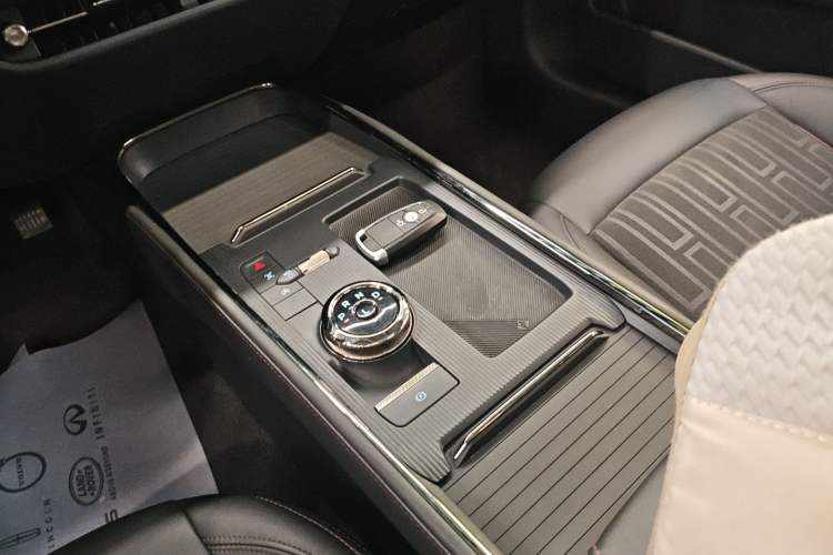 Used Ford Mondeo 2022 Restyled EcoBoost 245 Luxury Version Gear Lever