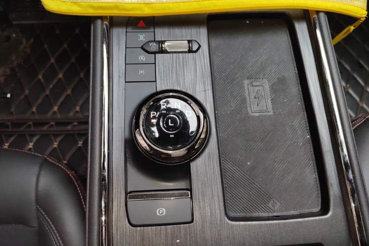 Used Ford Mondeo 2022 EcoBoost 245 Ultimate Model Gear Lever