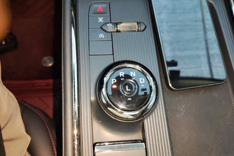 Used Ford Mondeo 2022 Restyled EcoBoost 245 Luxury Version Gear Lever