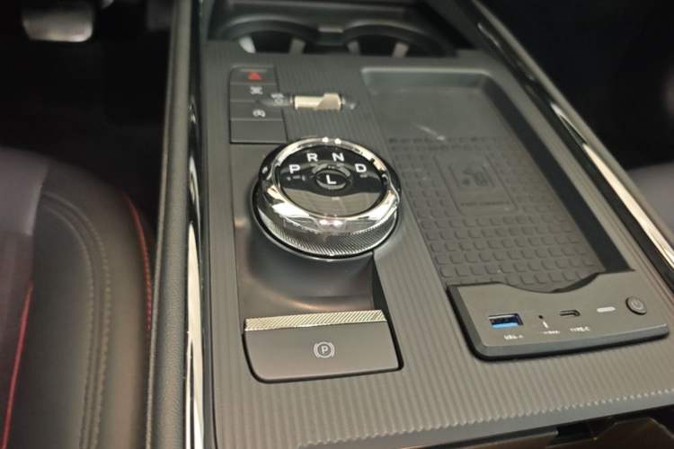 Used Ford Mondeo 2022 Restyled EcoBoost 245 Luxury Version Gear Lever
