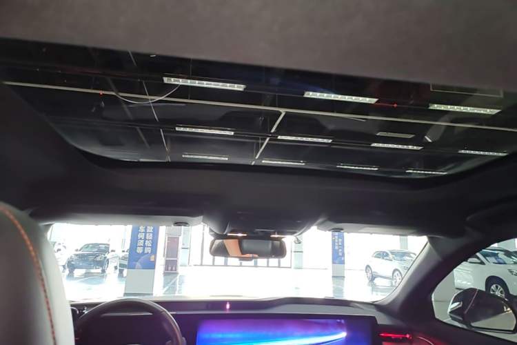 Used Ford Mondeo 2022 Facelifted EcoBoost 245 Ultimate Edition Headliner
