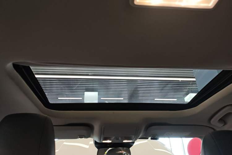Used Ford Mondeo 2022 EcoBoost 245 Luxury Model Headliner