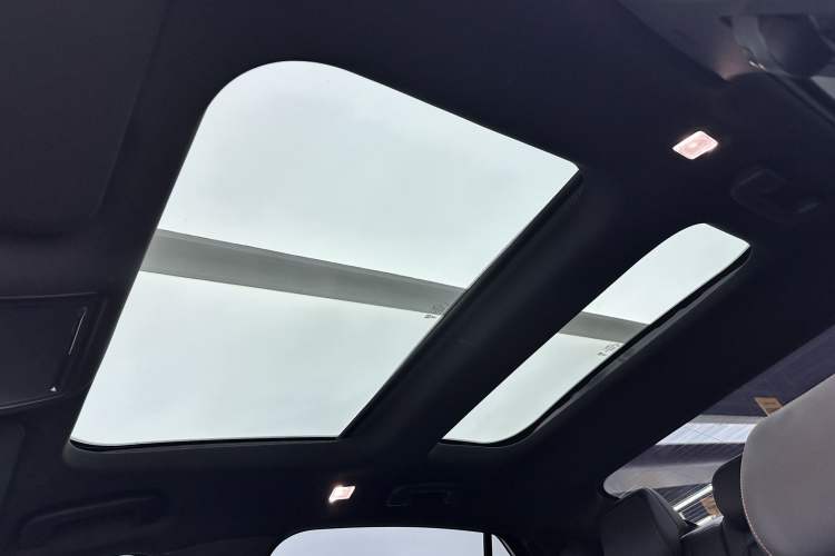 Used Ford Mondeo 2022 Facelifted EcoBoost 245 Ultimate Edition Headliner