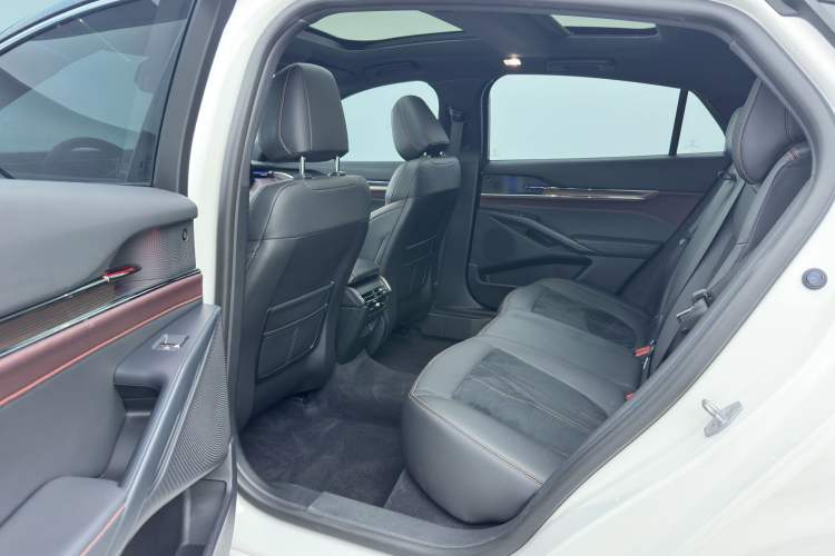 Used Ford Mondeo 2022 Facelifted EcoBoost 245 Ultimate Edition Interior 1