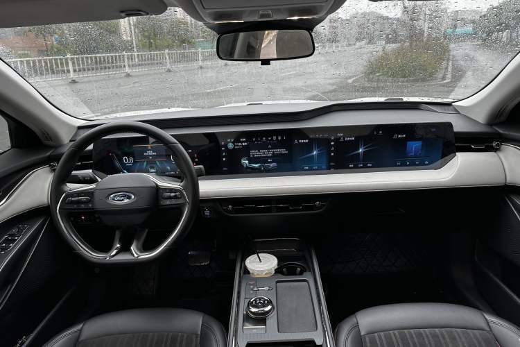 Used Ford Mondeo 2022 EcoBoost 245 Luxury Model Interior 1