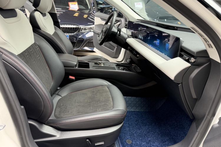 Used Ford Mondeo 2022 EcoBoost 245 Luxury Model Interior 10