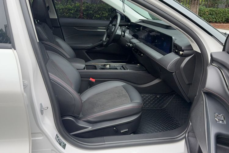Used Ford Mondeo 2022 Restyled EcoBoost 245 Luxury Version Interior 3