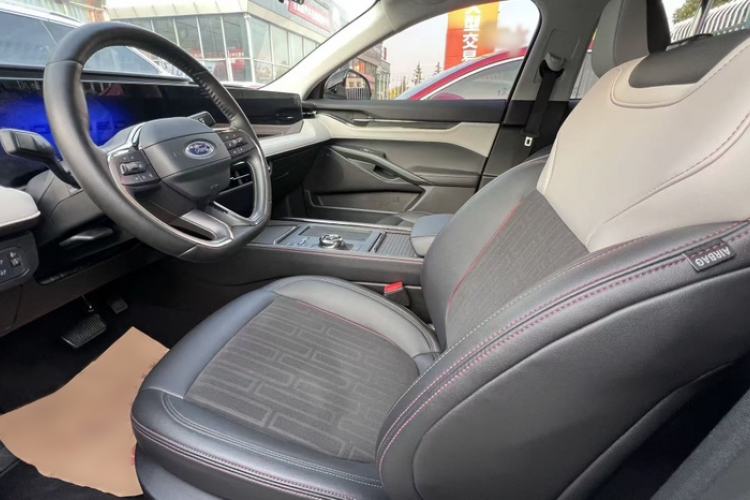 Used Ford Mondeo 2022 Restyled EcoBoost 245 Luxury Version Interior 3