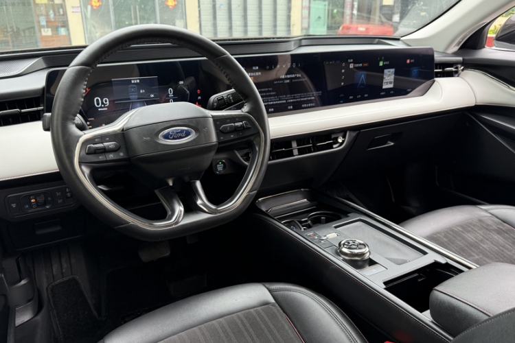 Used Ford Mondeo 2022 EcoBoost 245 Luxury Model Interior 5