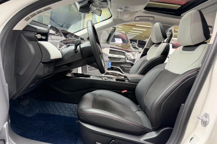 Used Ford Mondeo 2022 EcoBoost 245 Luxury Model Interior 8