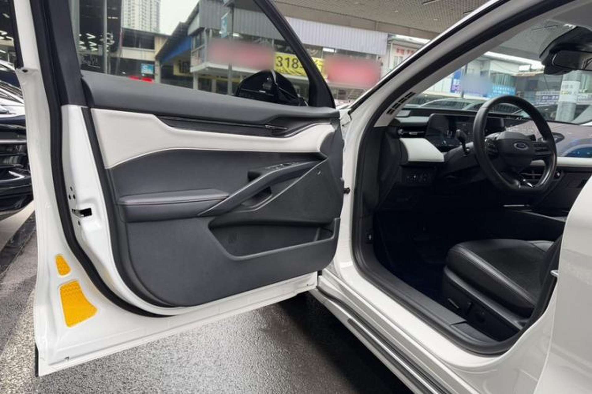 Used Ford Mondeo 2022 EcoBoost 245 Luxury Model Interior 9