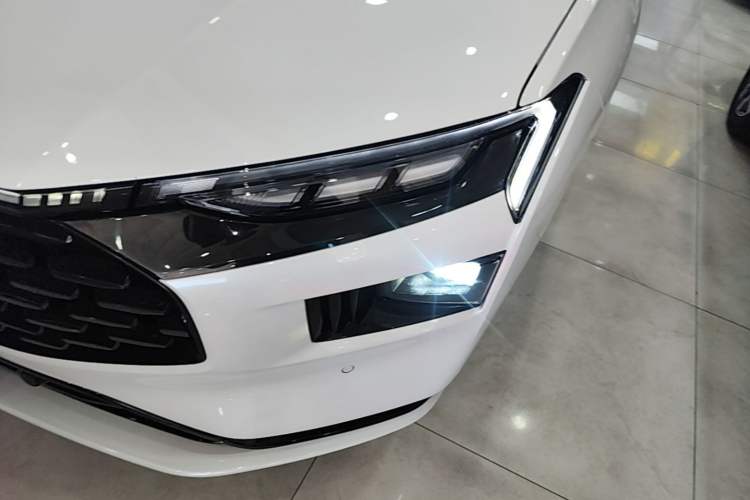 Used Ford Mondeo 2022 Facelifted EcoBoost 245 Ultimate Edition Left Front Headlight