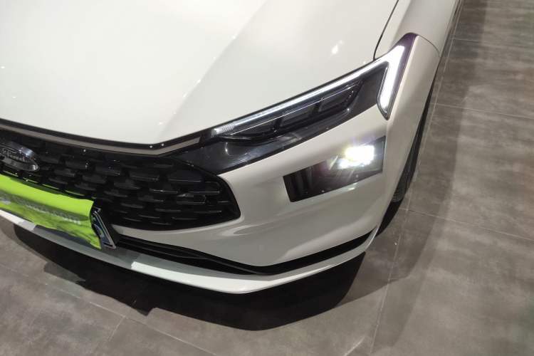 Used Ford Mondeo 2022 Facelifted EcoBoost 245 Fashion Edition Left Front Headlight