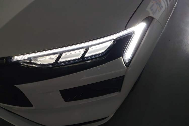 Used Ford Mondeo 2022 Restyled EcoBoost 245 Luxury Version Left Front Headlight