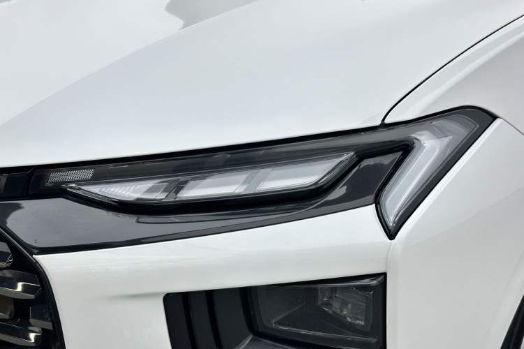 Used Ford Mondeo 2022 Facelifted EcoBoost 245 Ultimate Edition Left Front Headlight
