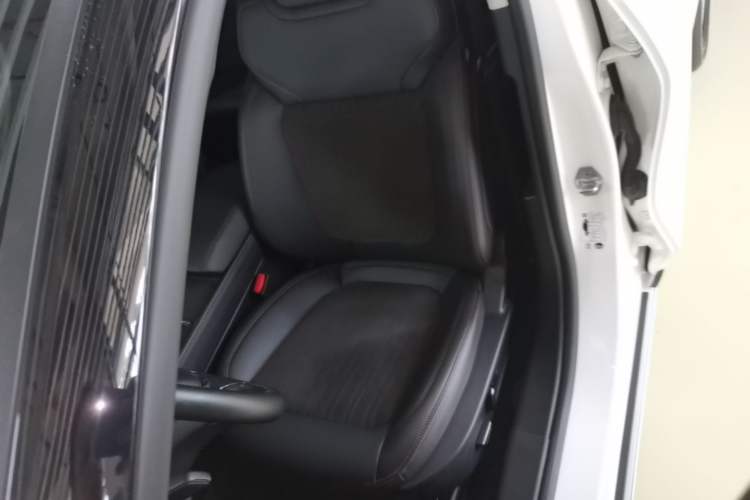 Used Ford Mondeo 2022 Restyled EcoBoost 245 Luxury Version Left Front Seat