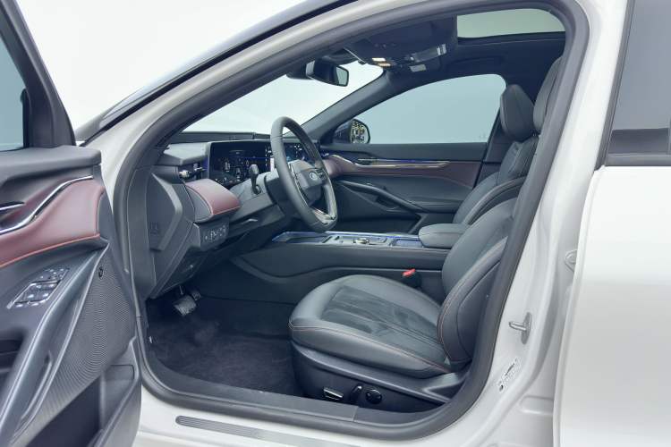 Used Ford Mondeo 2022 Facelifted EcoBoost 245 Ultimate Edition Left Front Seat