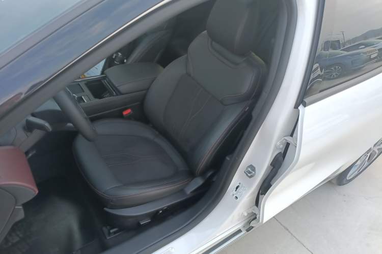Used Ford Mondeo 2022 Facelifted EcoBoost 245 Ultimate Edition Left Front Seat