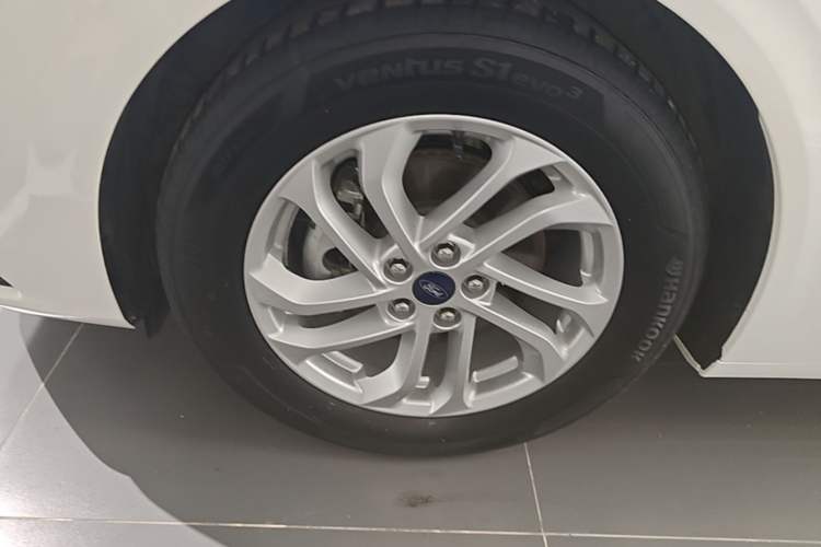 Used Ford Mondeo 2022 Facelifted EcoBoost 245 Fashion Edition Left Front Wheel Hub