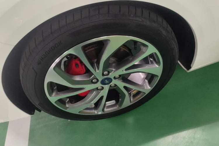 Used Ford Mondeo 2022 Facelifted EcoBoost 245 Ultimate Edition Left Front Wheel Hub