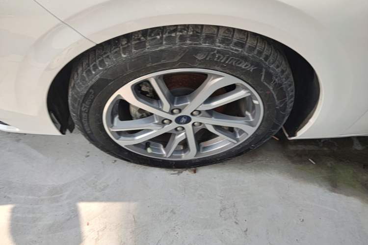 Used Ford Mondeo 2022 Restyled EcoBoost 245 Luxury Version Left Front Wheel Hub