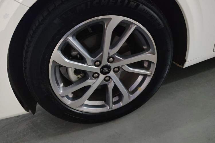 Used Ford Mondeo 2022 Restyled EcoBoost 245 Luxury Version Left Front Wheel Hub