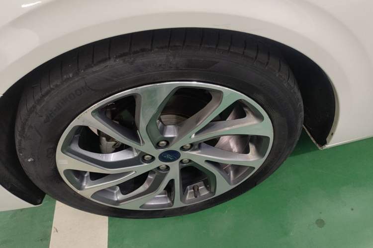 Used Ford Mondeo 2022 Facelifted EcoBoost 245 Ultimate Edition Left Front Wheel Hub