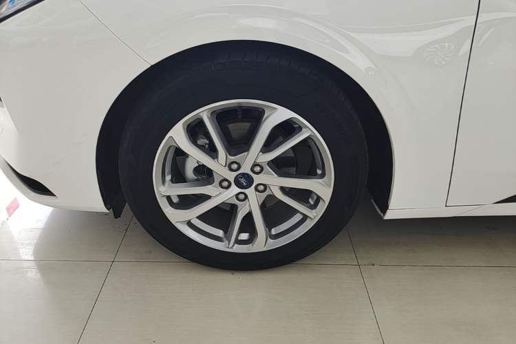 Used Ford Mondeo 2022 Restyled EcoBoost 245 Luxury Version Left Front Wheel Hub