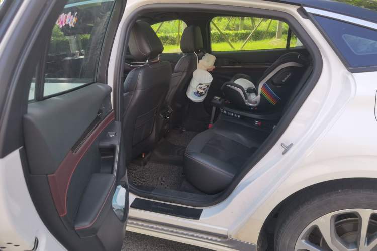 Used Ford Mondeo 2022 Facelifted EcoBoost 245 Ultimate Edition Left Rear Seat