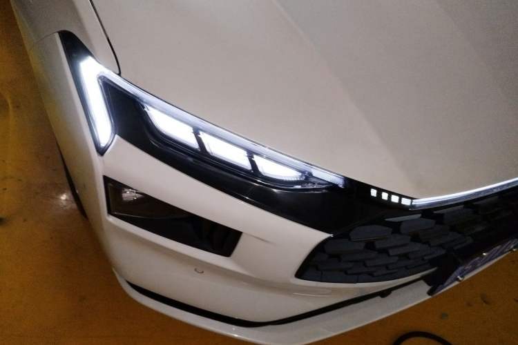 Used Ford Mondeo 2022 Facelifted EcoBoost 245 Ultimate Edition Right Front Headlight