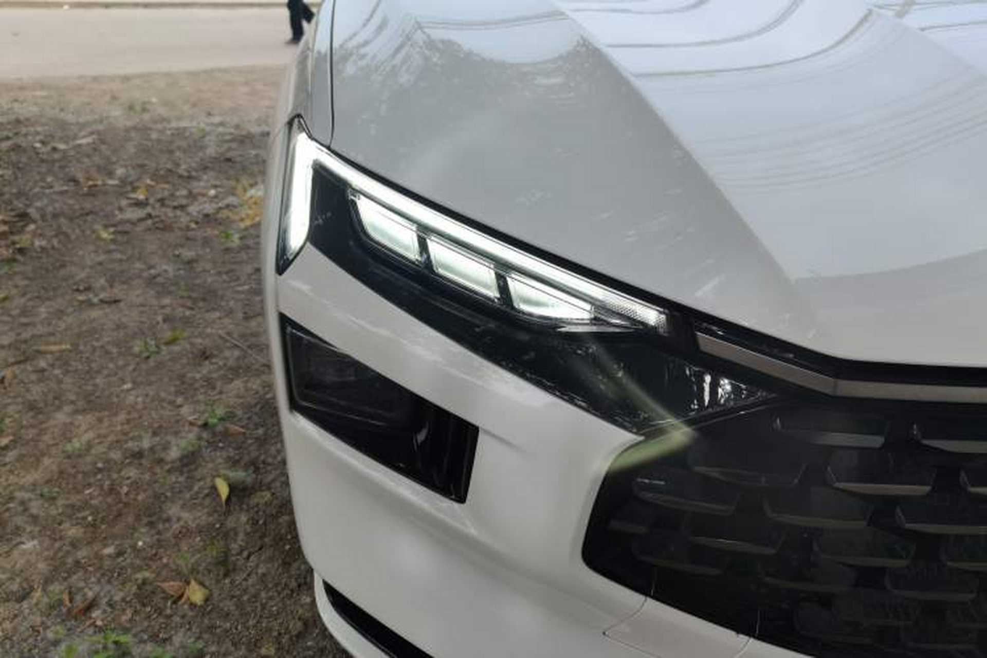 Used Ford Mondeo 2022 Restyled EcoBoost 245 Luxury Version Right Front Headlight