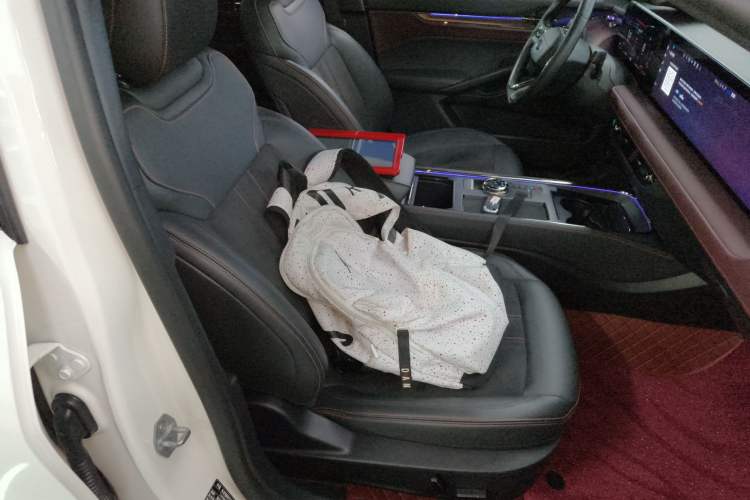Used Ford Mondeo 2022 Facelifted EcoBoost 245 Ultimate Edition Right Front Seat
