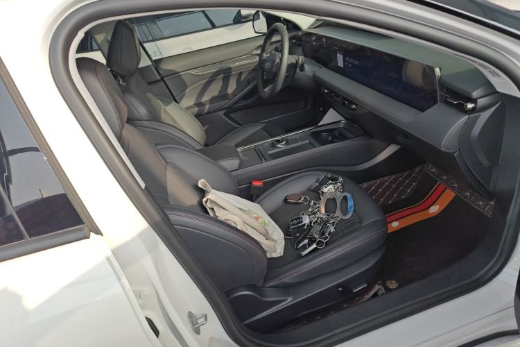 Used Ford Mondeo 2022 Restyled EcoBoost 245 Luxury Version Right Front Seat